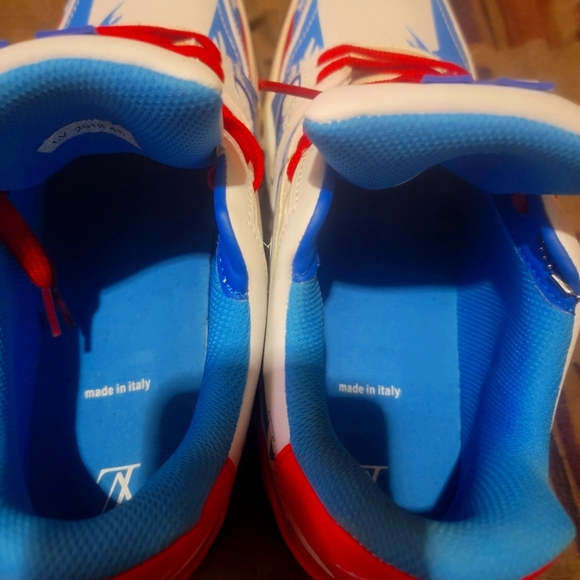 Sneakers - Picture 5 of 5